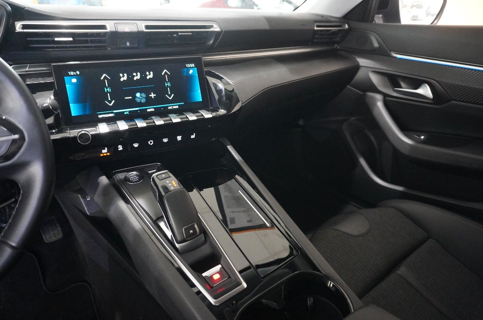 Fahrzeugabbildung Peugeot 508 SW 1.2T ALLURE PACK NAVI/LED/KAMERA/SHZ/VIRT