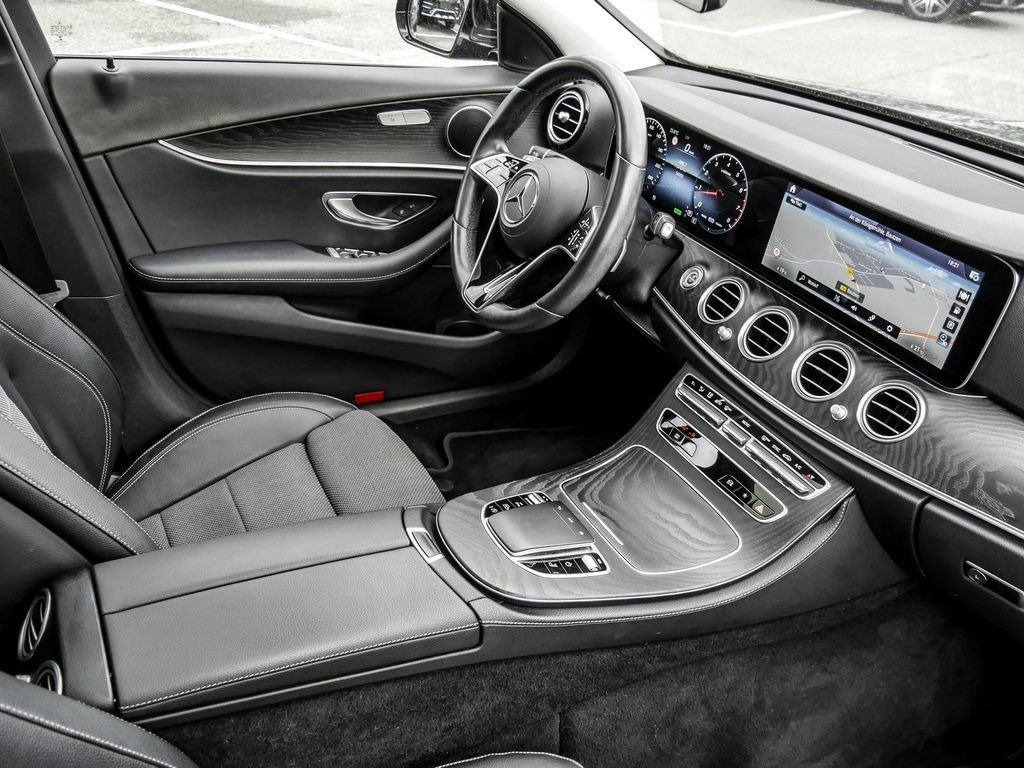 Mercedes-Benz E 200 4M T |Avantgarde|NAVI|ILS|PANO|AHK|MBeam