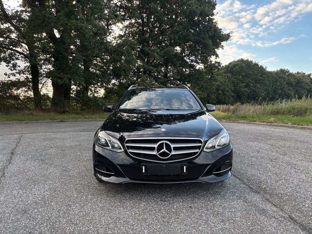Image of Mercedes-Benz E 220