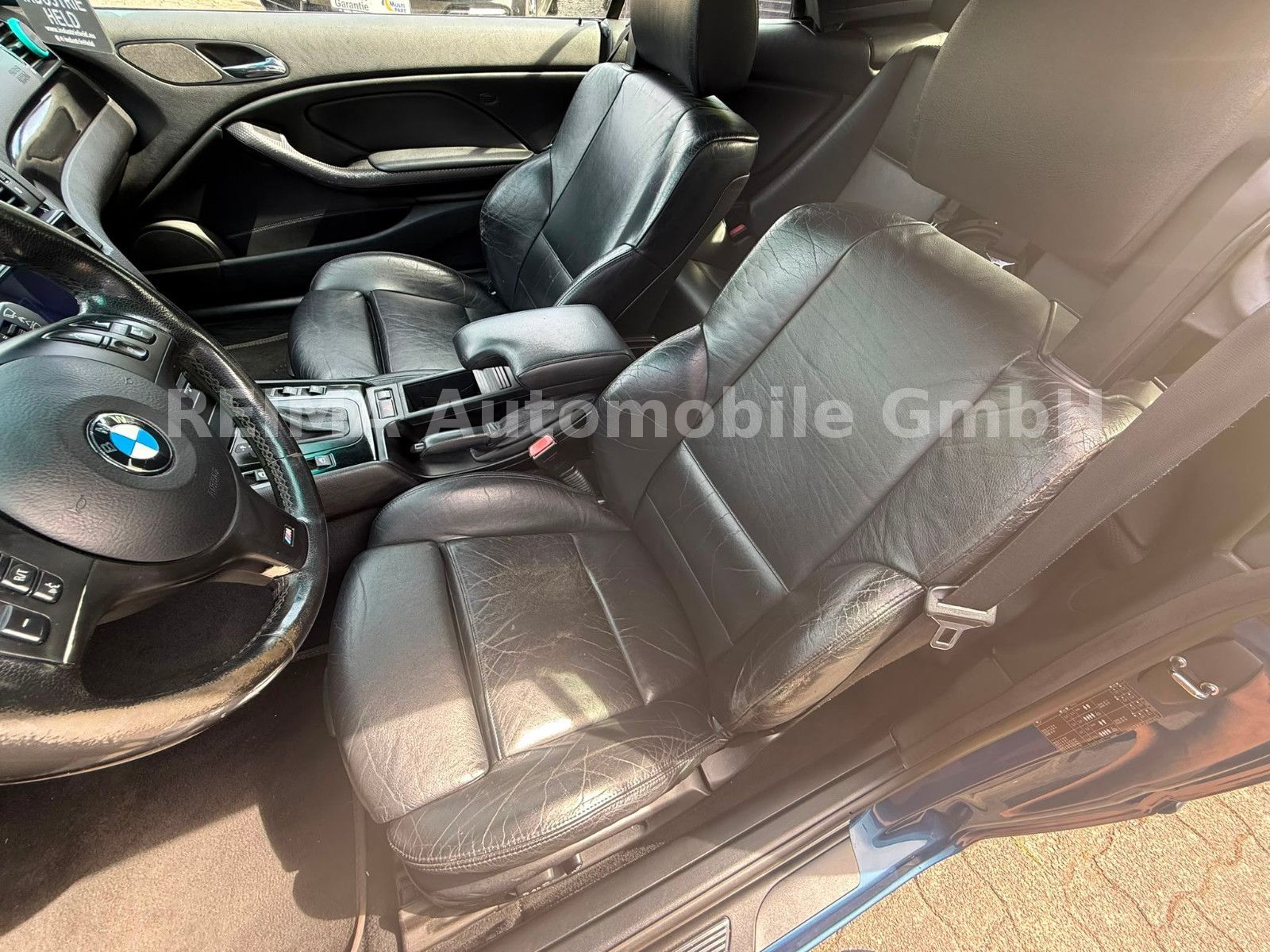Fahrzeugabbildung BMW 320i Cabrio M-Sport Paket,
