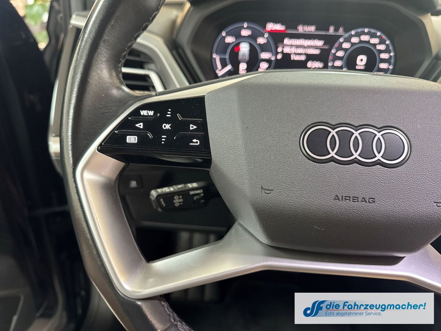 Fahrzeugabbildung Audi Q4 e-tron 45 quattro Sportpaket Navi Leder Digit