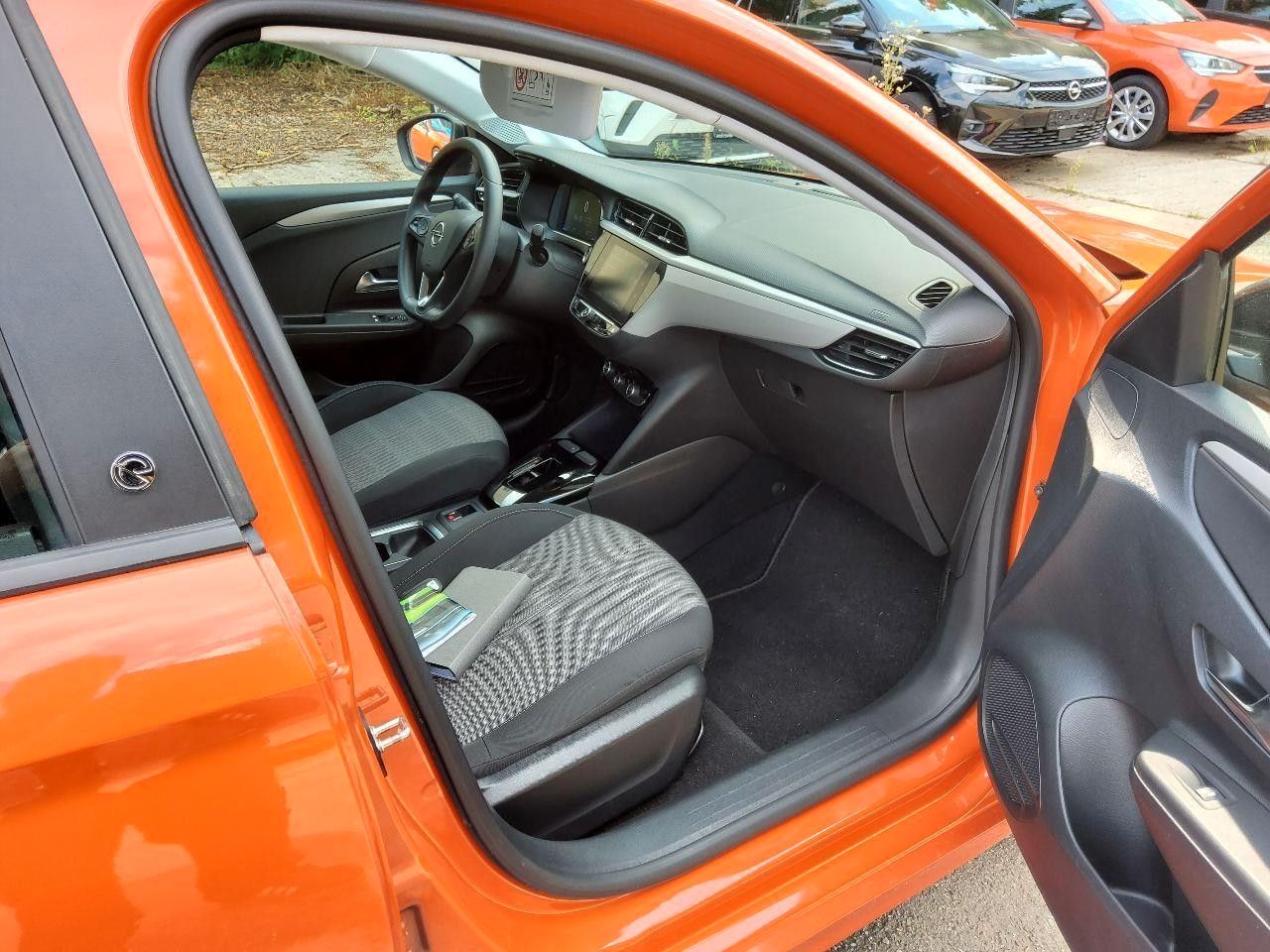 Fahrzeugabbildung Opel Corsa-e F EDITION 7KW NAVI/VIRT/TEMP/DAB/WÄRMEP.