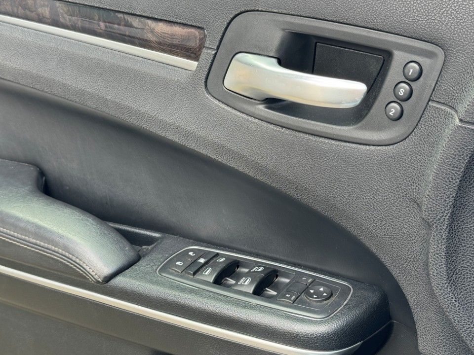 Fahrzeugabbildung Chrysler 300C 3.6 Limited 4x4 Leder Kamera ...