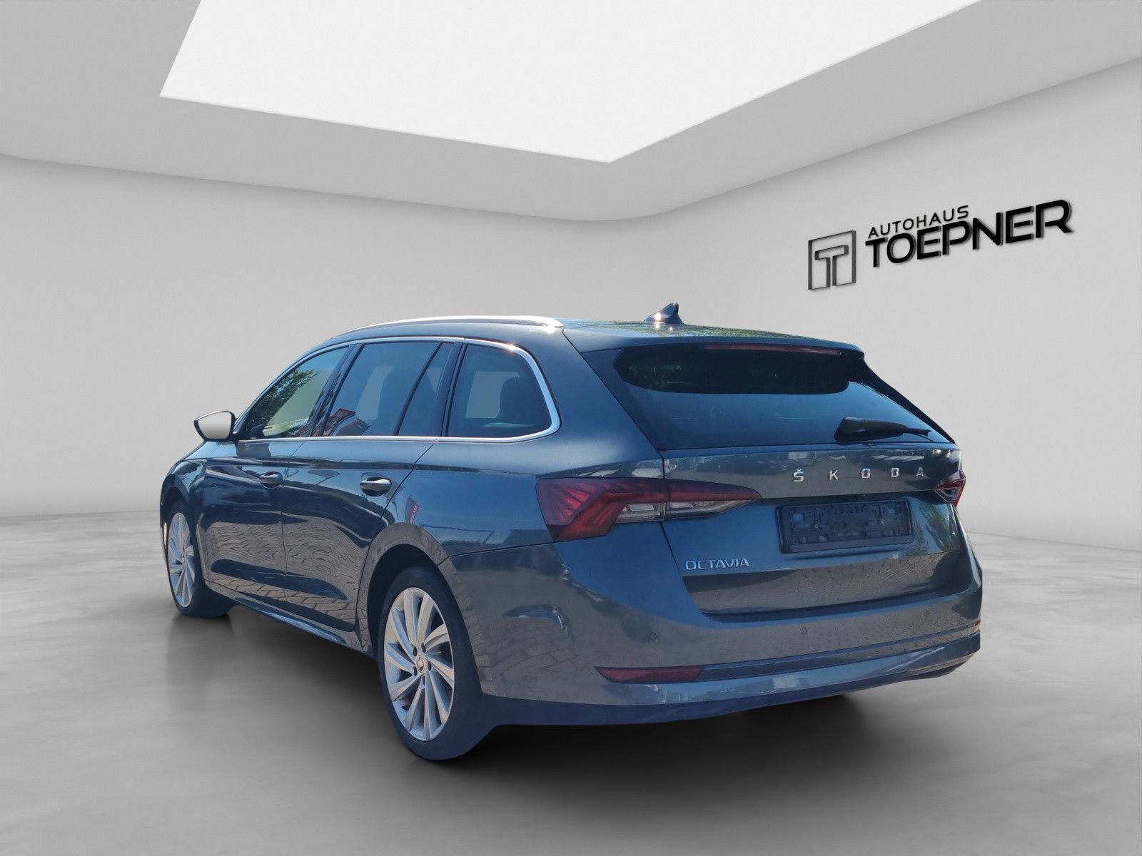 Fahrzeugabbildung SKODA Octavia Combi Style 2,0 TDI DSG Navi Pano AHK