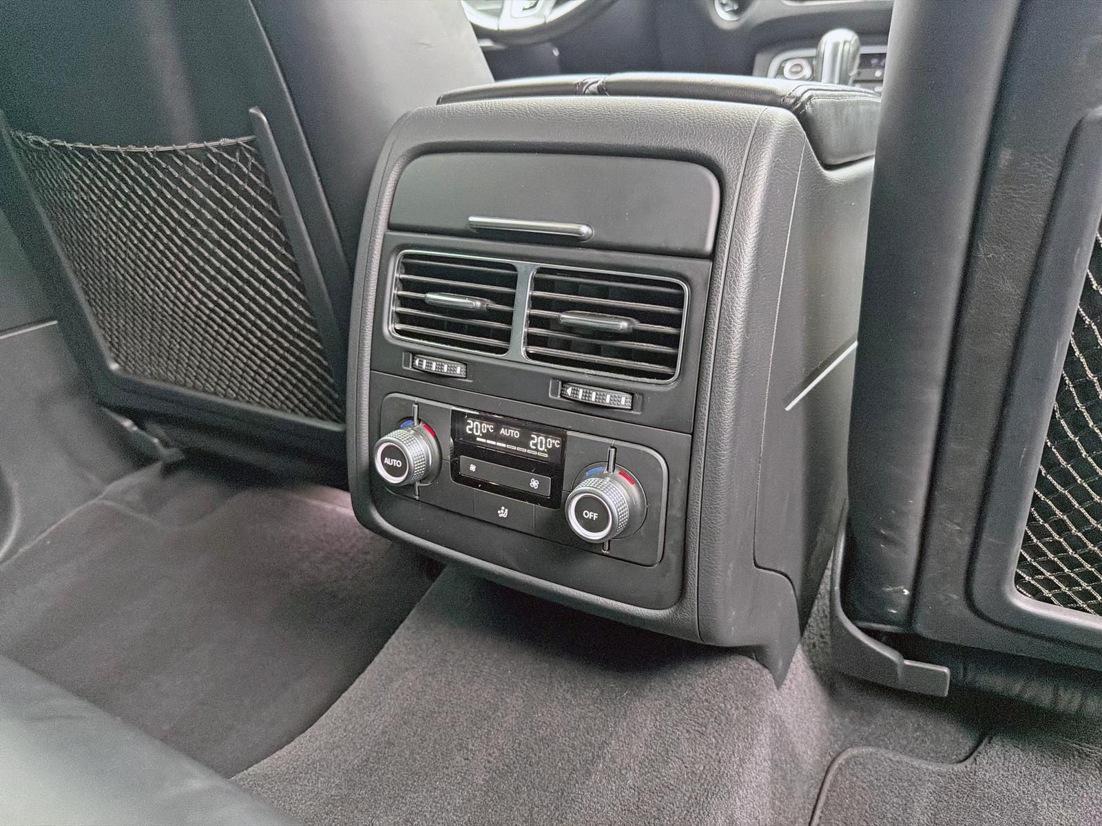 Fahrzeugabbildung Volkswagen 3.0TDI R-LINE/LUFT/4MOTION/PANO/AHK/360°/TR-TECH