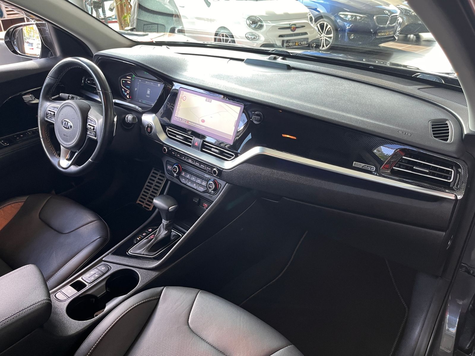 Fahrzeugabbildung Kia Niro Spirit PHEV LED NAVI LEDER SHZ AHK