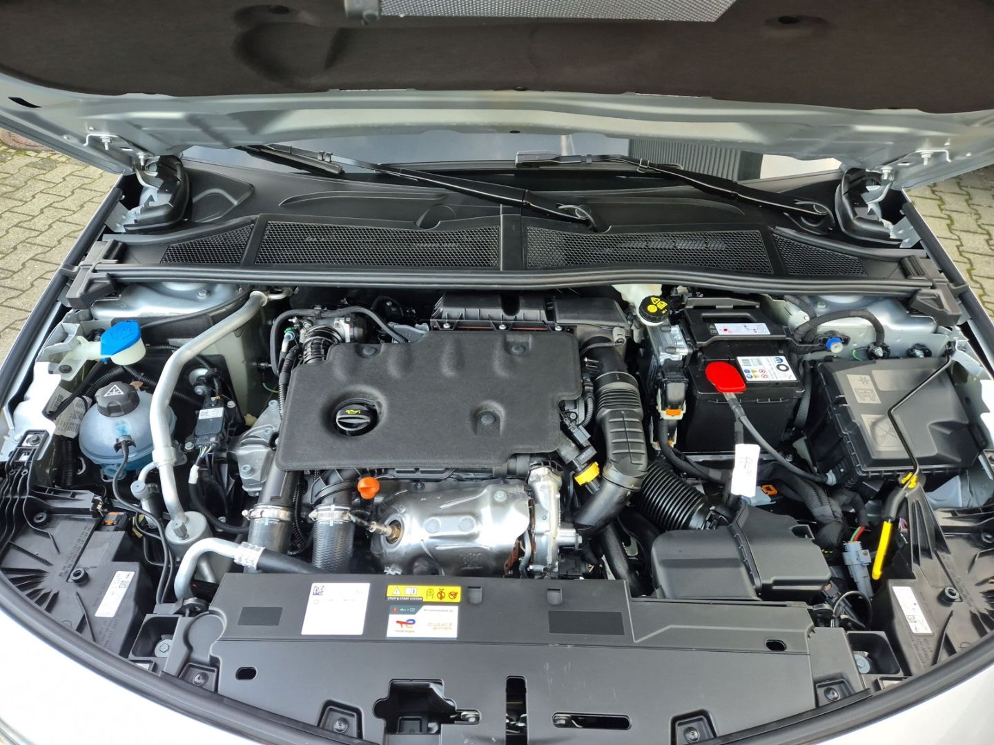 Fahrzeugabbildung Opel Astra 1.5 D EU6e L Sports Tourer Edition LED App