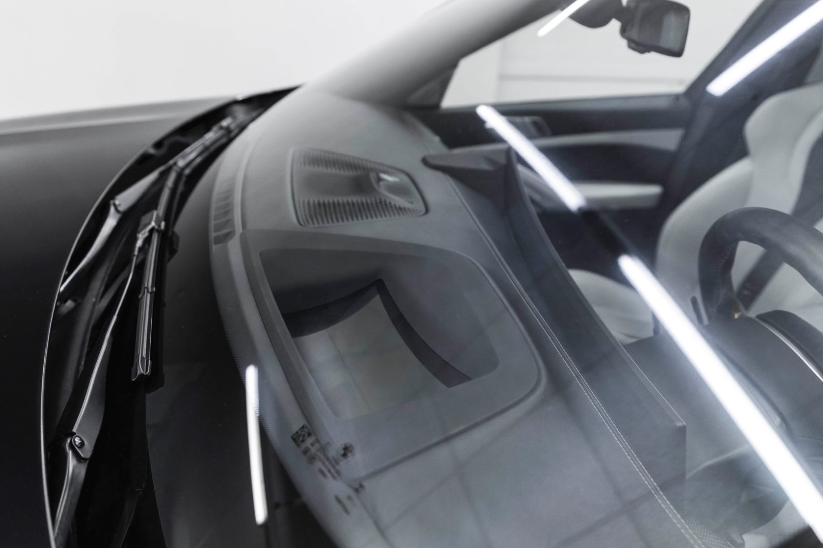 Fahrzeugabbildung BMW X6 M Competition B&W SKY LOUNGE 360° M+S