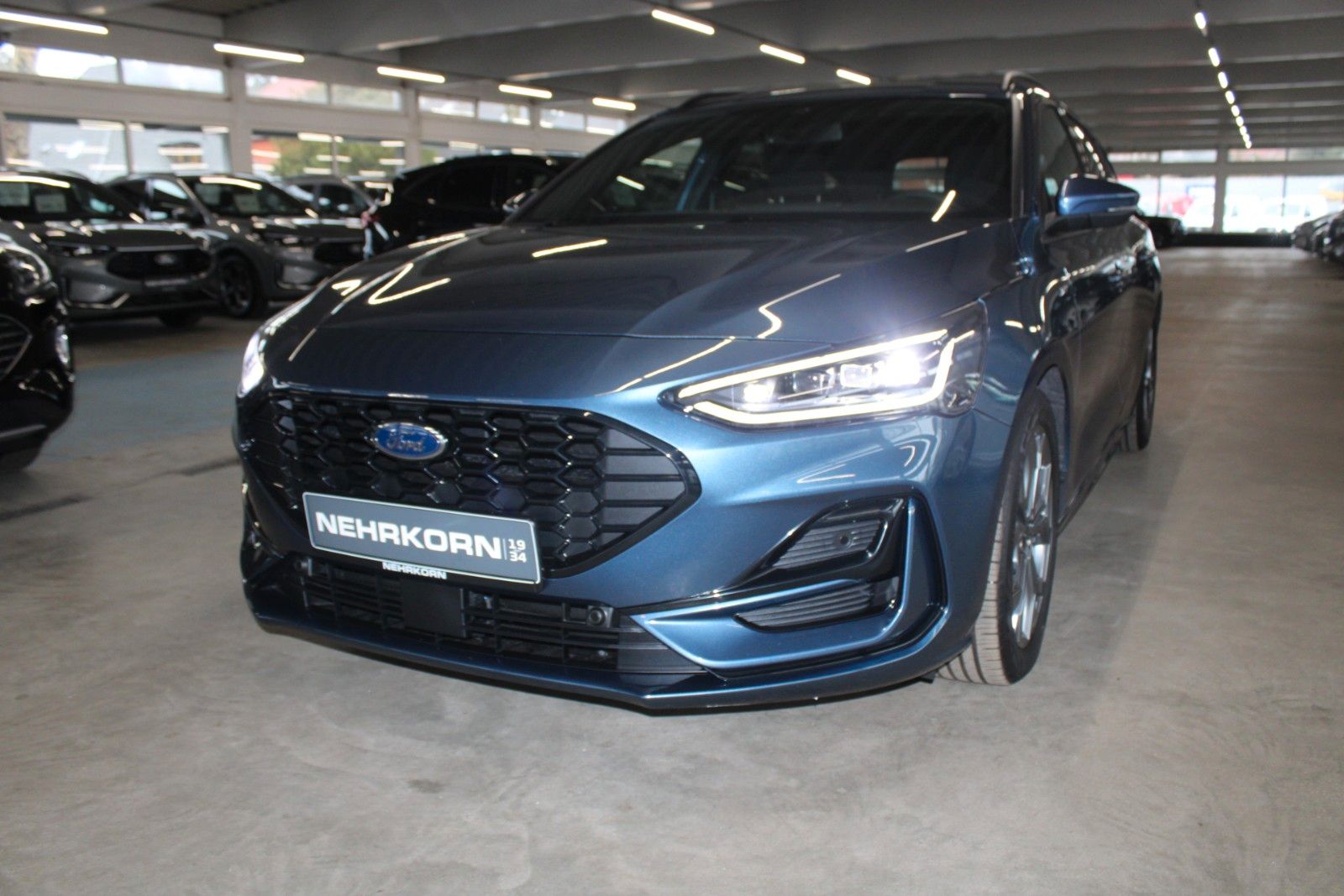 Fahrzeugabbildung Ford Focus ST-Line X Aut. Matrix-LED ACC B&O WinterP.