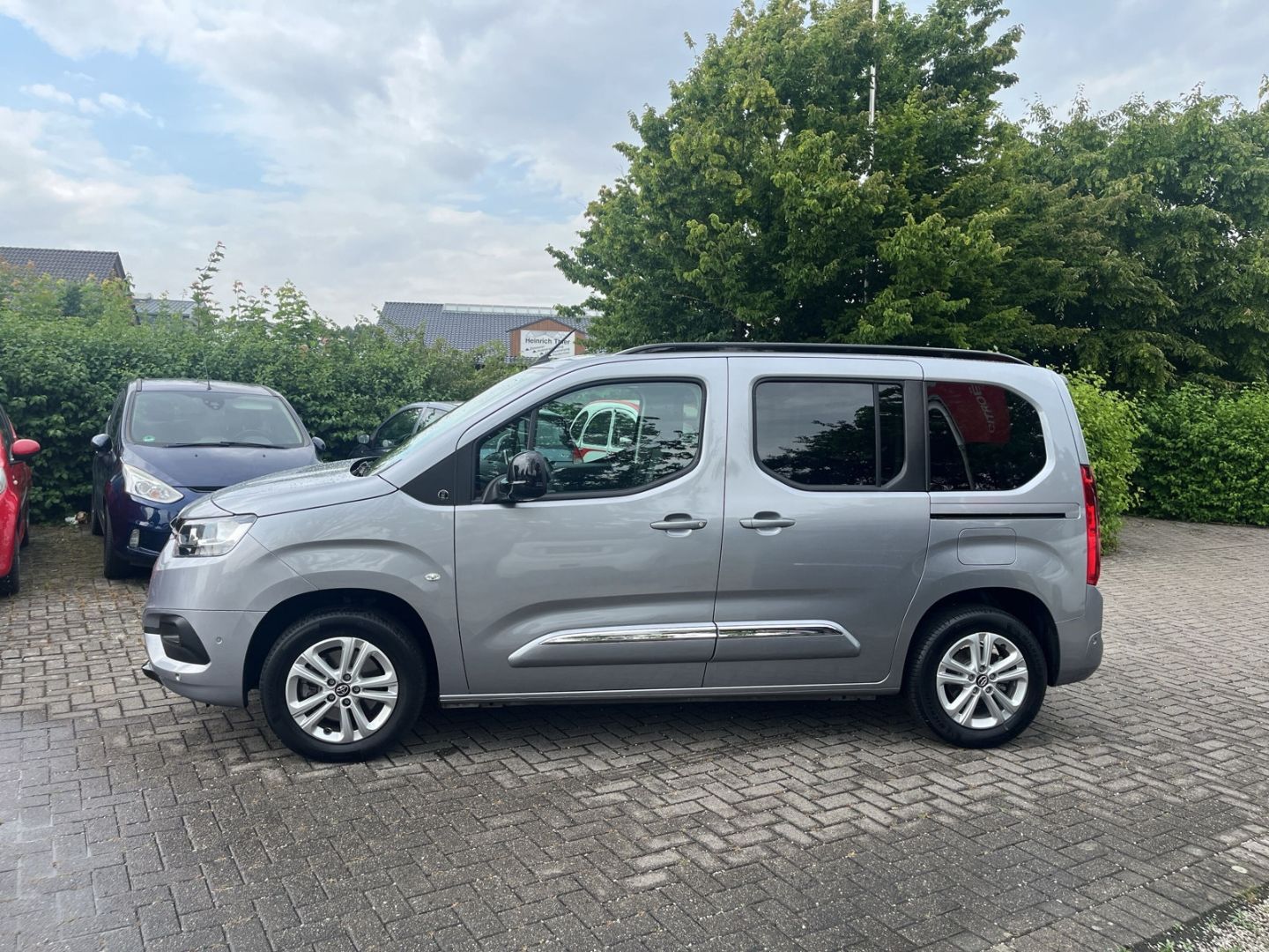 Fahrzeugabbildung Toyota Proace City L1 Team Deutschland 1.5 Panorama ACC