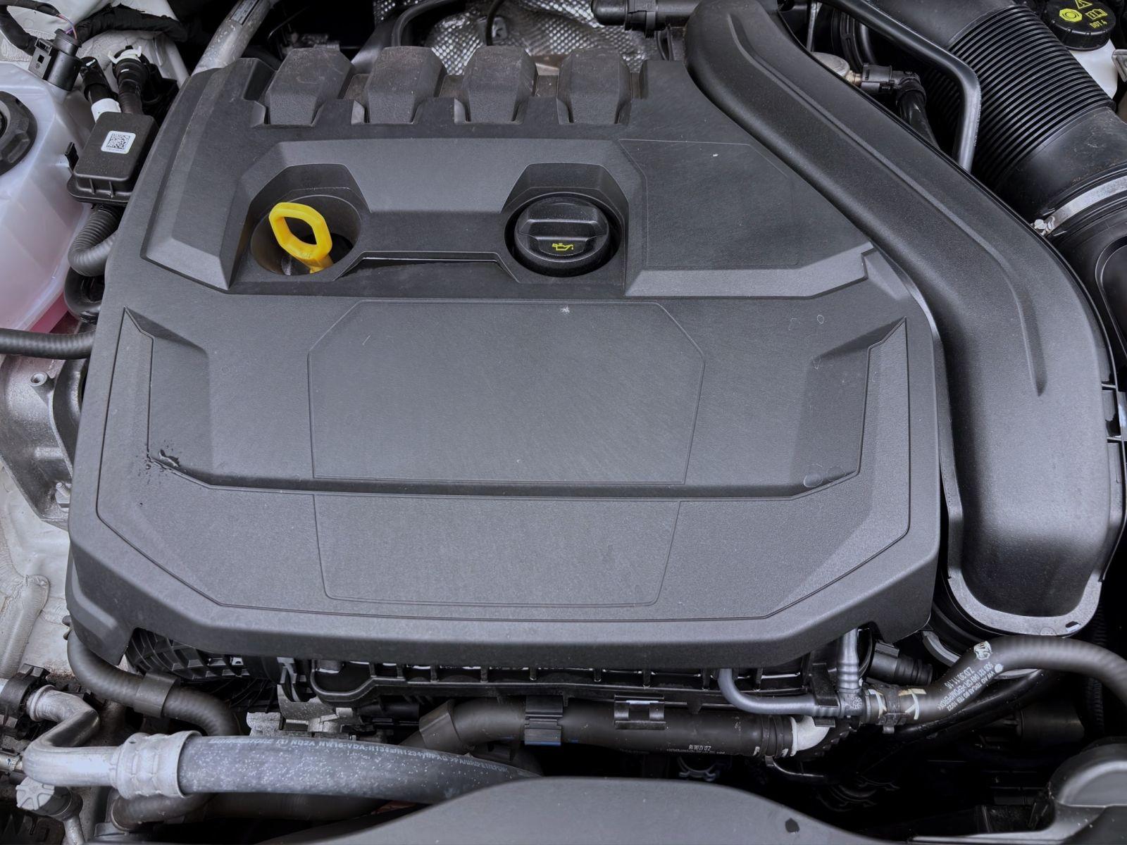 Volkswagen Golf 1.5 TSI ACTIVE STDHZG NAVI KAMERA HuD