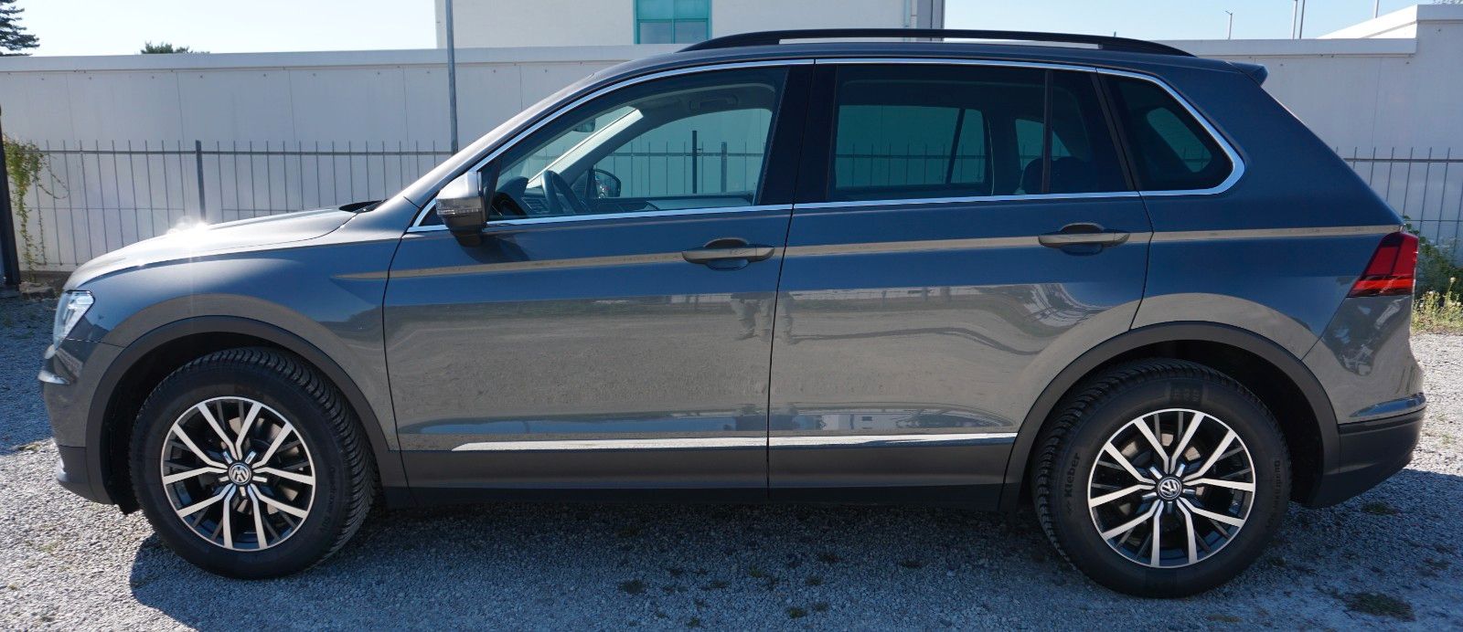 Fahrzeugabbildung Volkswagen Tiguan Comfortline BMT, LED,Navi,PDC, AHK el.