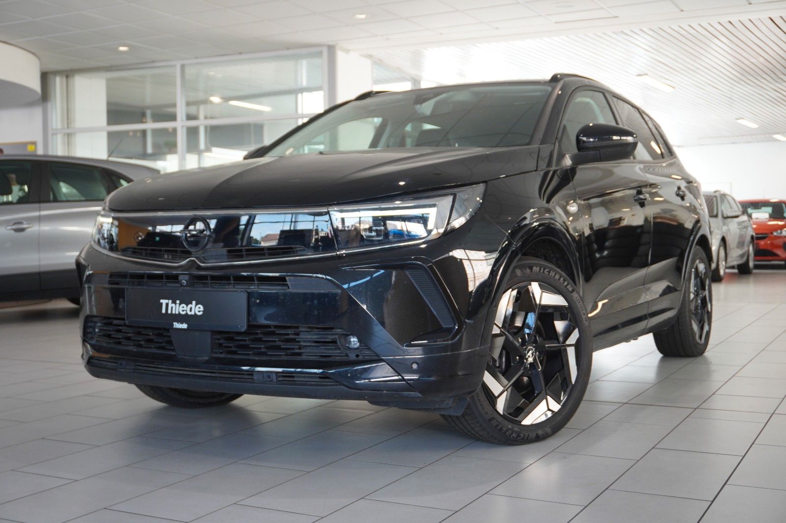Fahrzeugabbildung Opel Grandland (X) 1.6T GSe HYBRID 4X4 NAVI/SPORT/AHK