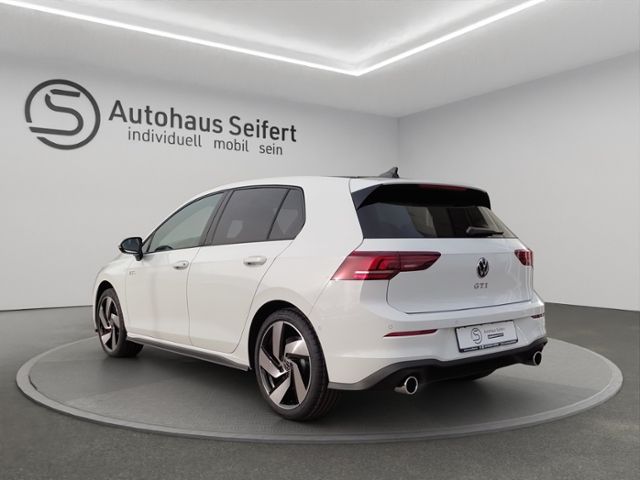 Volkswagen Golf VIII GTI 2.0 TSI 195 kW foto 3