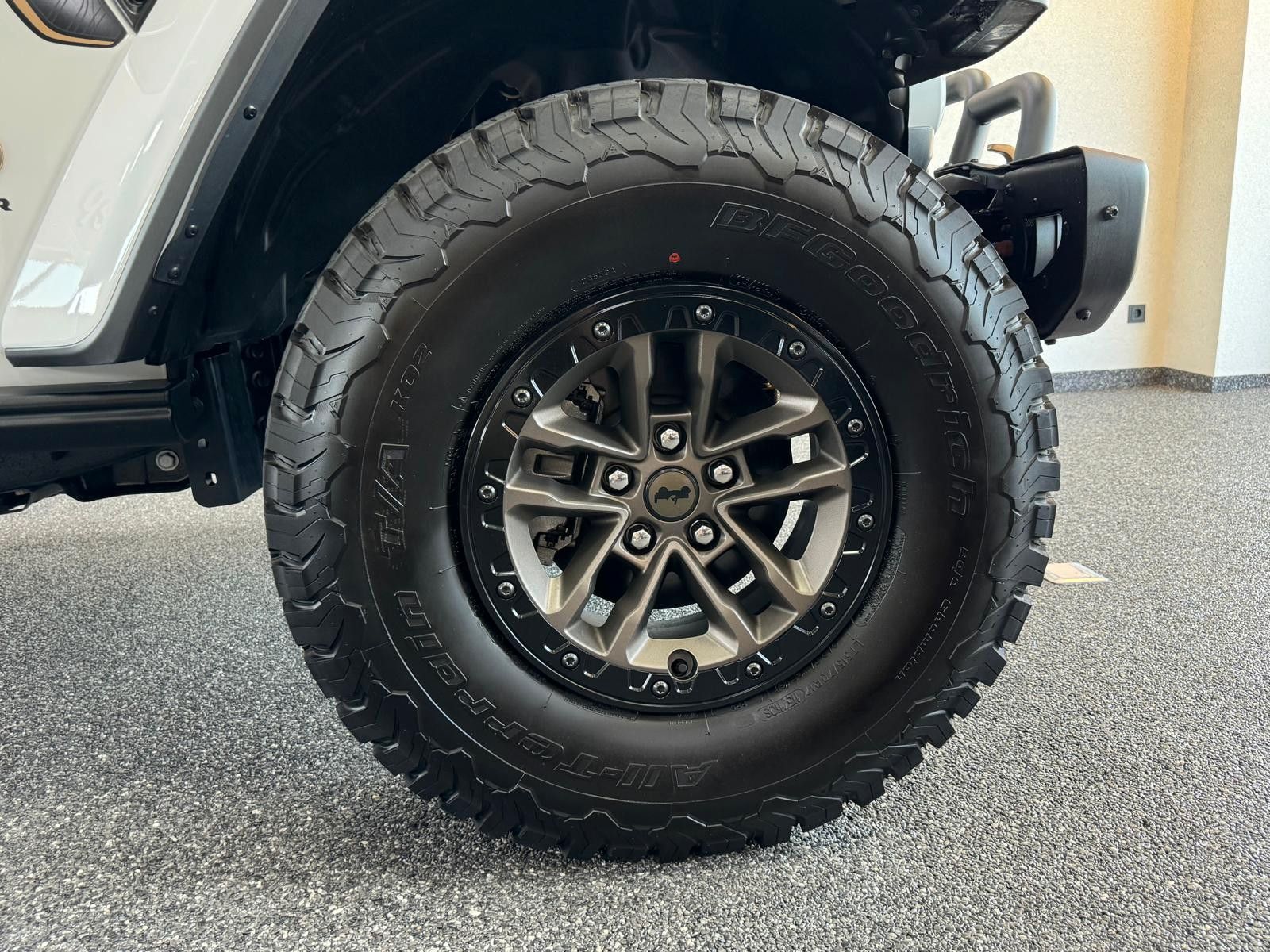 Fahrzeugabbildung Jeep 392 FINAL EDIT. 6.4L-V8 SKY ONE-WINDE-AHK 3.5To.