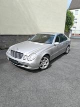 Mercedes-Benz E 500 ELEGANCE 2 Hd. 69tkm Rostfrei Tüv neu  - Mercedes-Benz E 500 in Düsseldorf