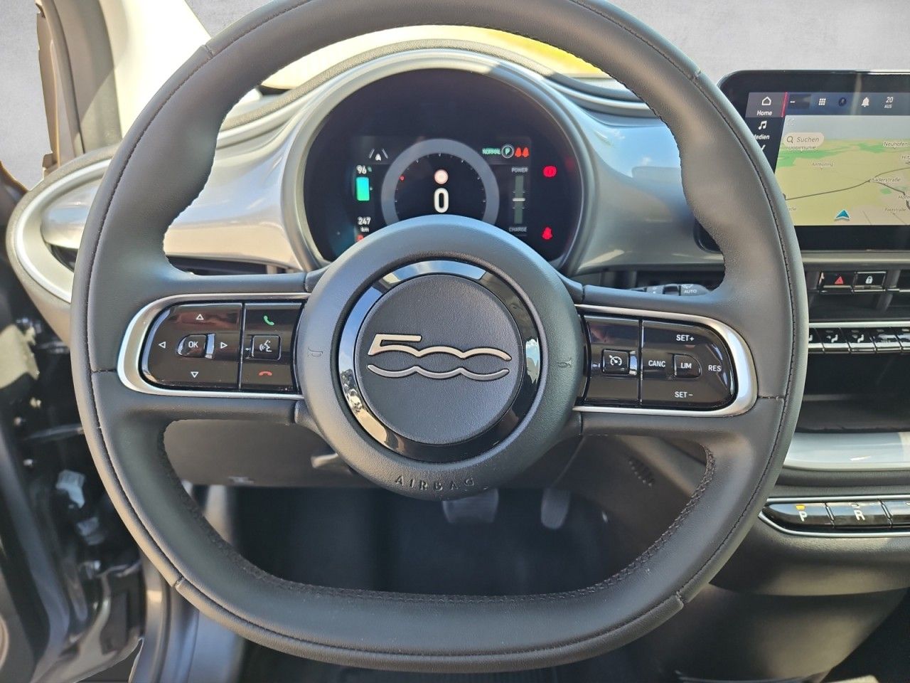 Fahrzeugabbildung Fiat 500 e Icon Batterieprotokoll,Navi 42kW Akku