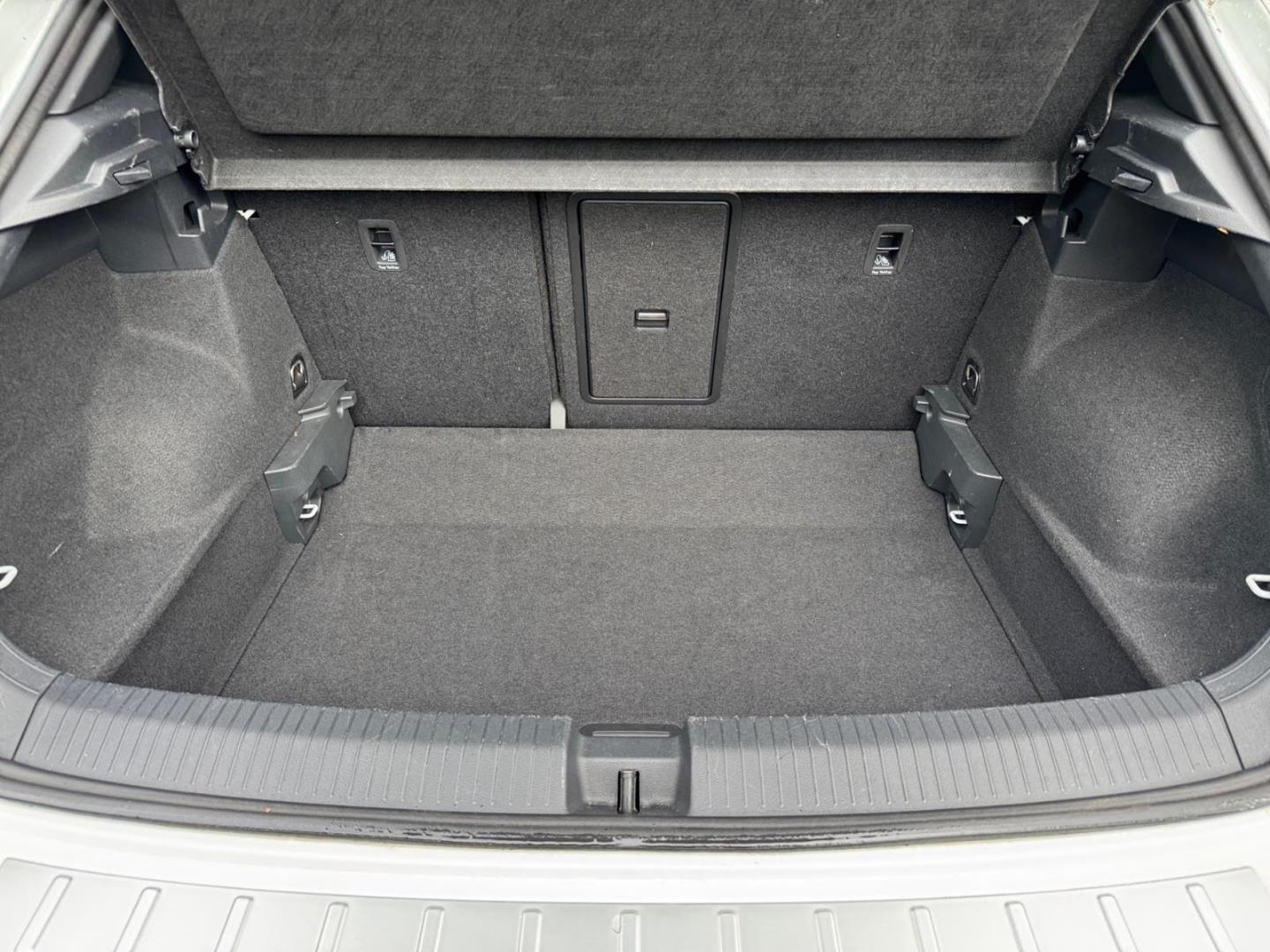 Volkswagen T-Roc R-Line 1.0 TSI LED Navi Climatronic Sitzhe, миниатюра 10
