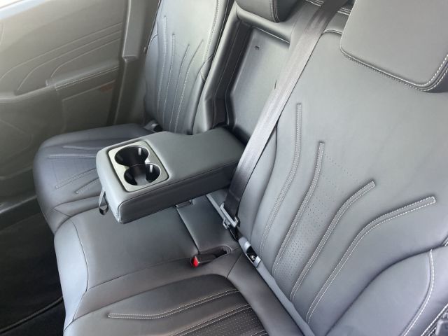 Fahrzeugabbildung Ford Kuga 2.5 Duratec FHEV 4x4 Vignale Hybrid , Navi,