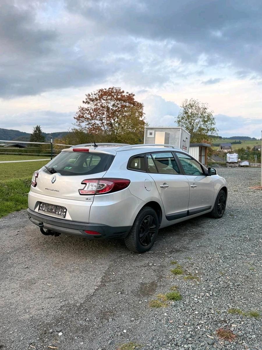 Renault Megane 2011 — photo 5