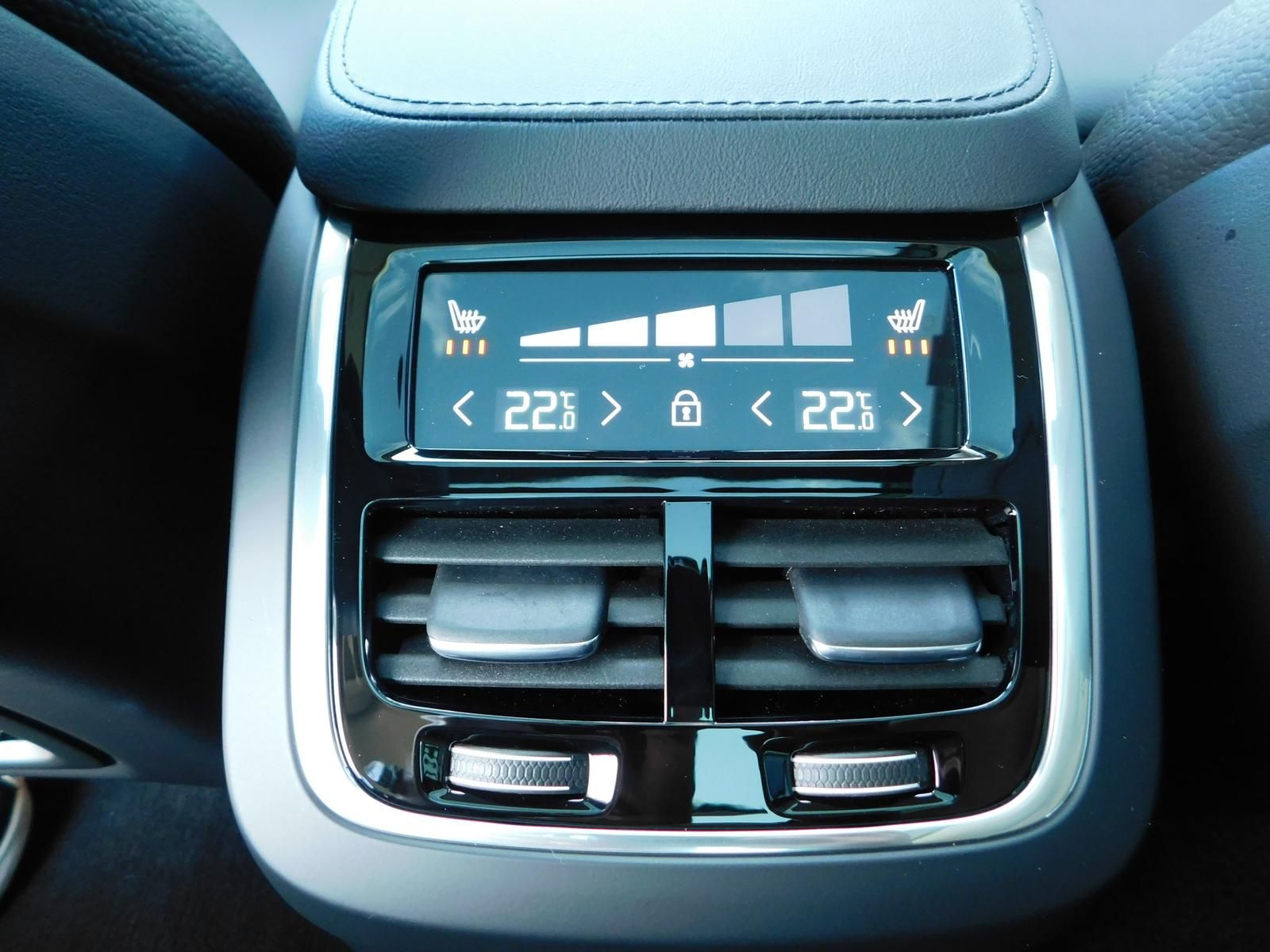 Fahrzeugabbildung Volvo XC90 T8 AWD Ultra Bright