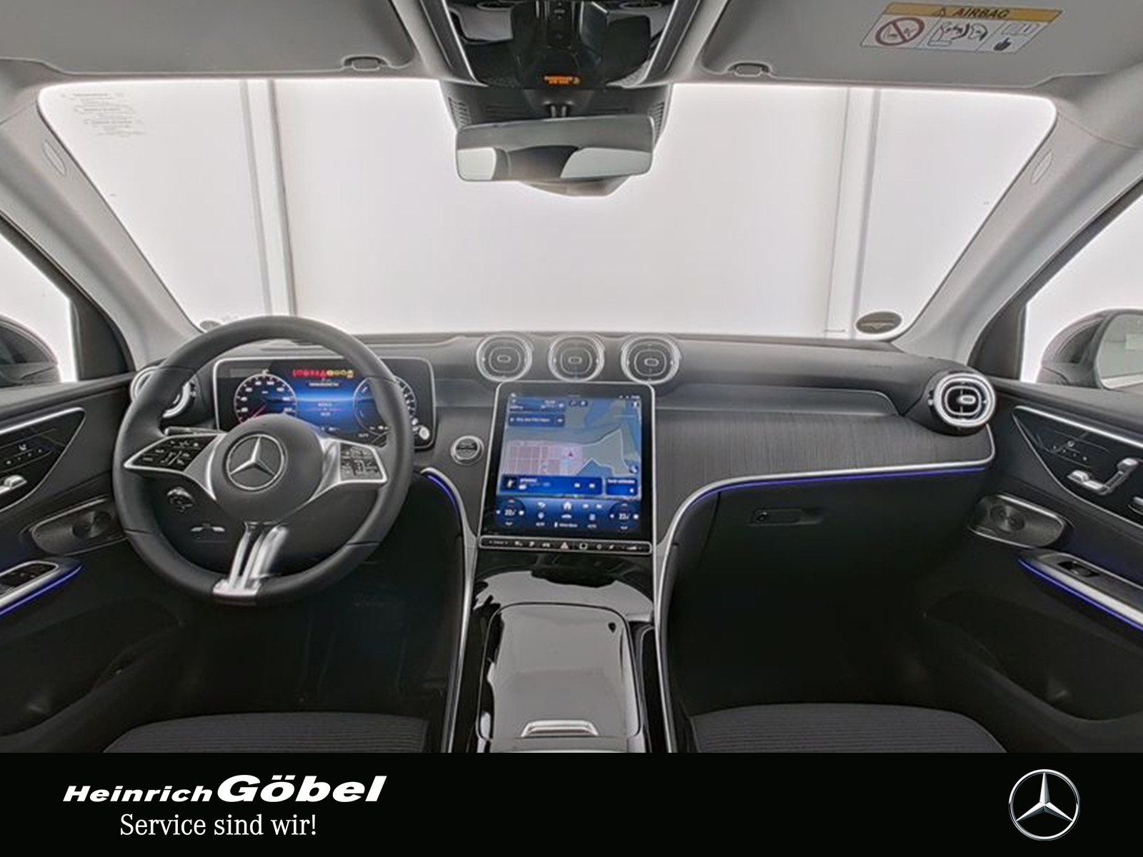 Fahrzeugabbildung Mercedes-Benz GLC 300 e 4M AVANTGARDE+FAHRASSI+DIGITAL+PANO