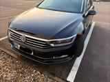 Volkswagen Passat 2.0 TDI SCR 176kW DSG 4MOT Highline V... - Volkswagen Passat mit Diesel-Antrieb: Schwarz, Kombi