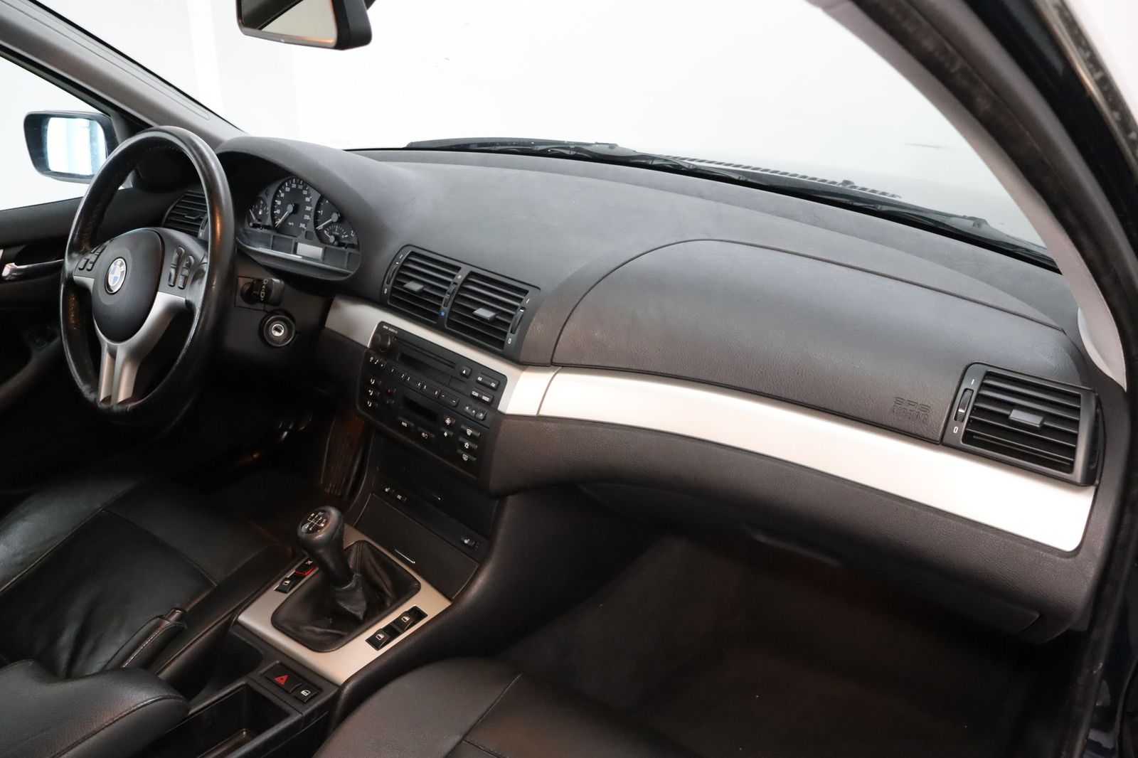 Fahrzeugabbildung BMW 320 i * Xenon * Leder * Sitzhzg. PDC