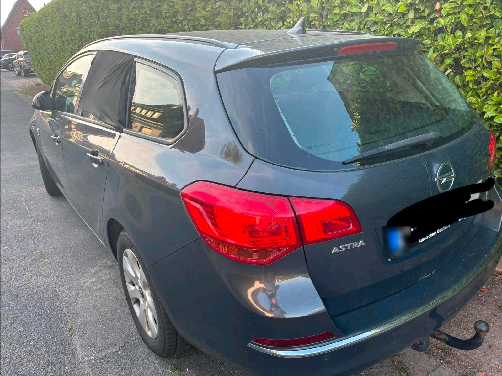 Opel Astra 2014 — photo 5