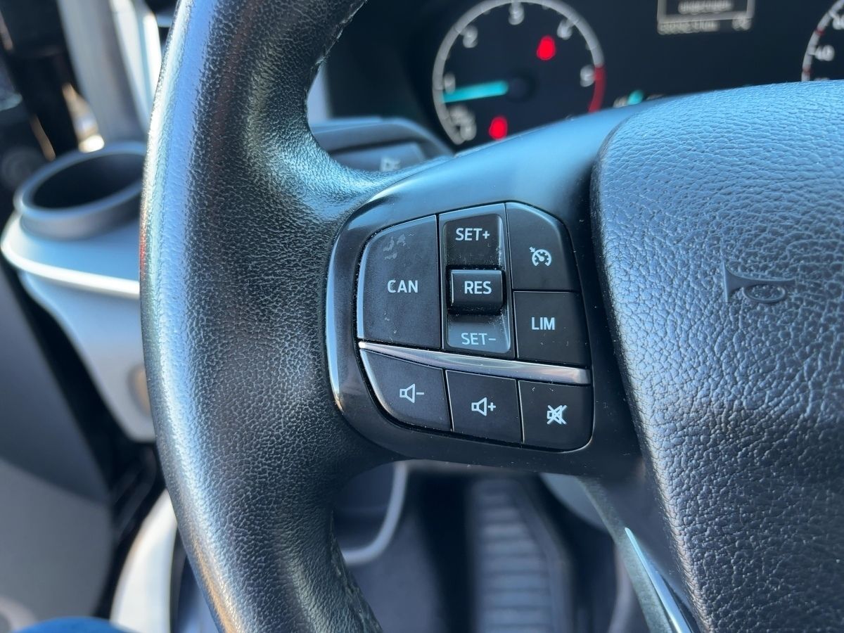 Fahrzeugabbildung Ford Transit Tourneo Custom Titanium 2.0 TDCi AHK WKR