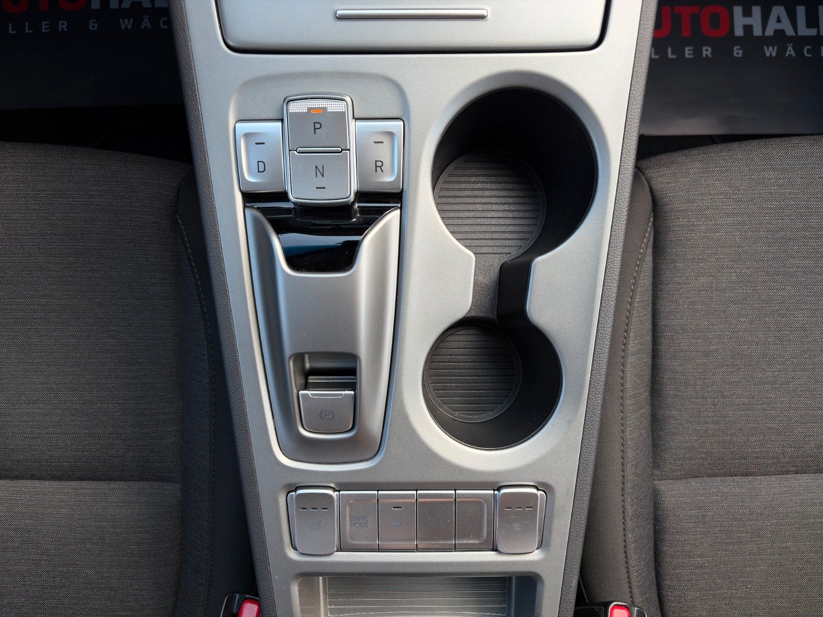 Fahrzeugabbildung Hyundai KONA E Trend SHZ LHZ ACC LKA LFA CarPl. LED WiFi