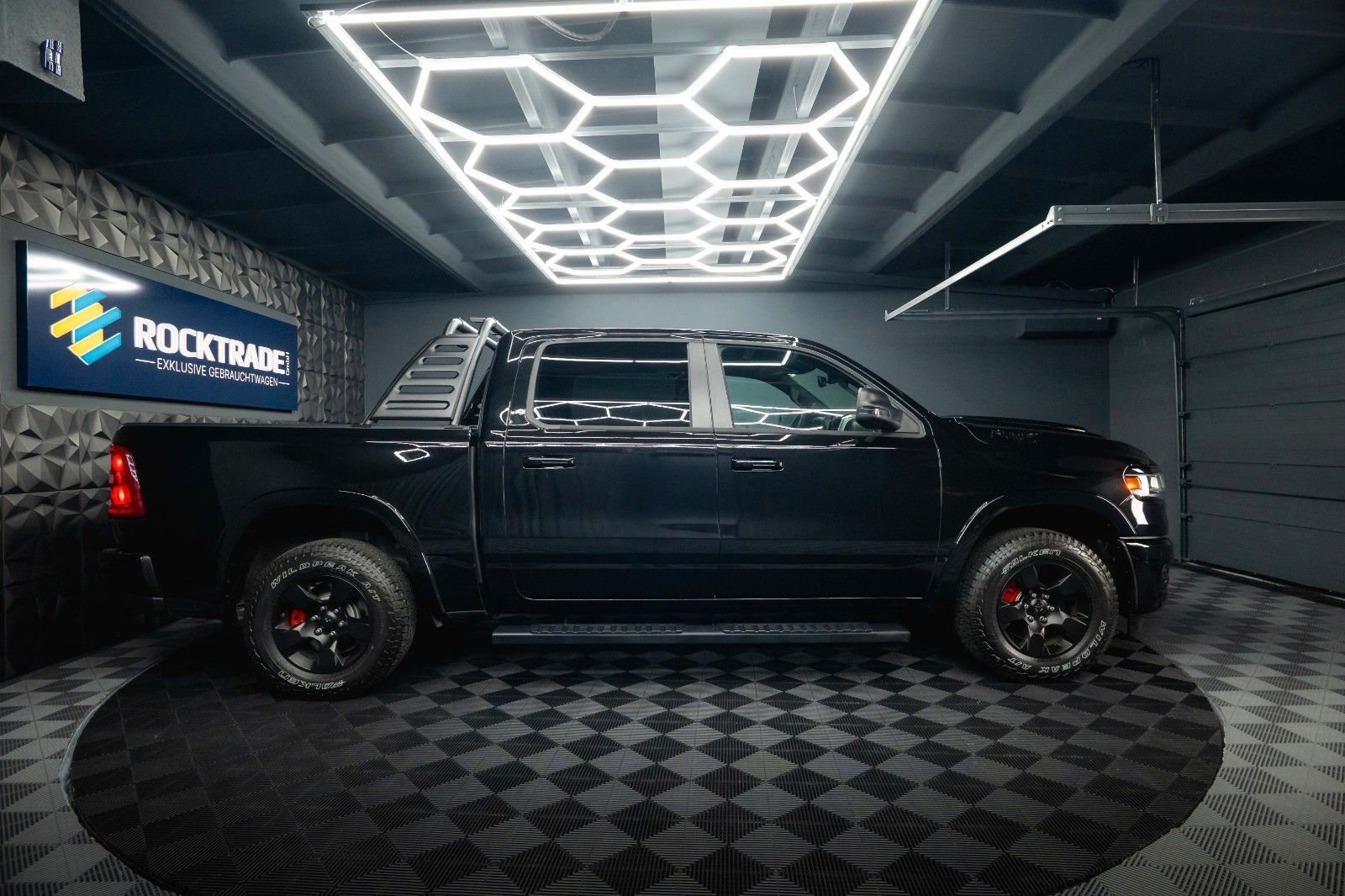 Fahrzeugabbildung Dodge RAM 3.0 MY 25 TWIN TURBO BLACK EDITION *LED*ACC*