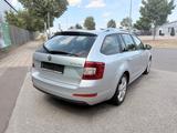 Skoda Octavia Combi Ambition ALU* AC* SERVICE HEFT* - Skoda Octavia Gebrauchtwagen in Nürnberg
