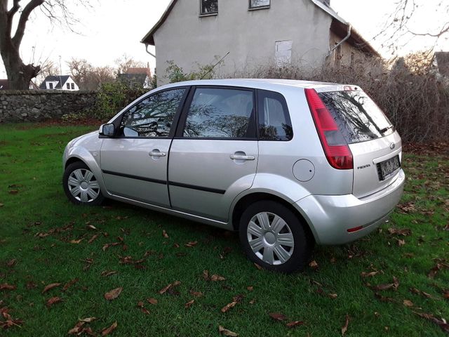 Ford Fiesta , TÜV bis 7/26 . Toller Kleinw...