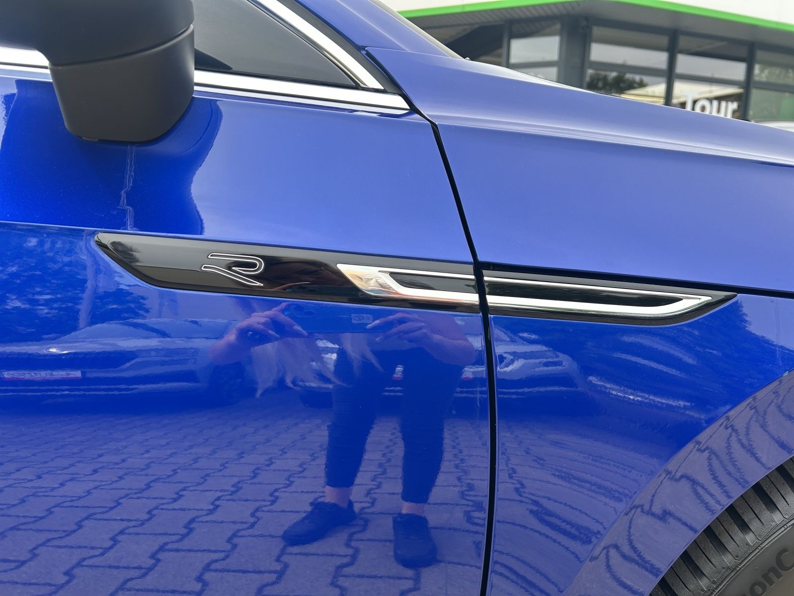 Fahrzeugabbildung Volkswagen Arteon SB TSI R-Line DSG LED Navi AID Leder ACC