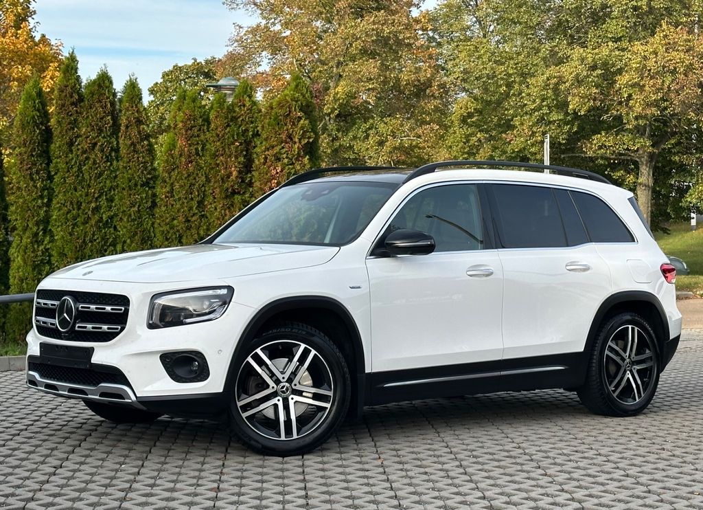 Image of Mercedes-Benz GLB 220