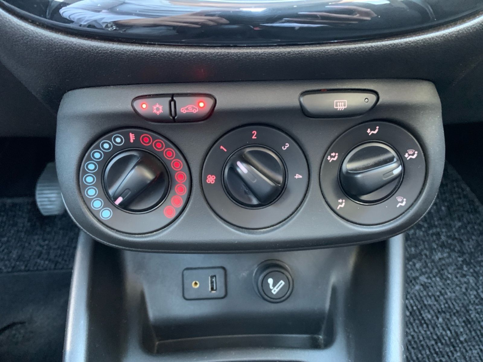 Fahrzeugabbildung Opel Corsa 1.4 Edition Allwetter