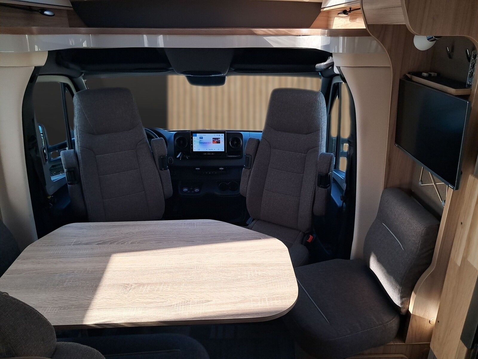 Fahrzeugabbildung HYMER / ERIBA / HYMERCAR ML-T 620 Hubstützenanlage,Luftfederung,Markise
