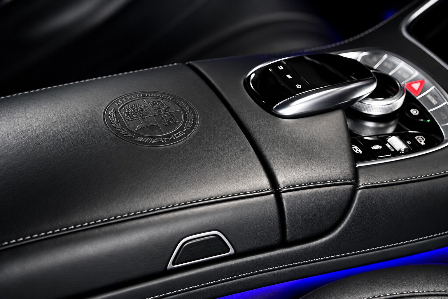 Fahrzeugabbildung Mercedes-Benz S S 63 AMG 4Matic *Pano*Designo*Ambiente*Carbon*