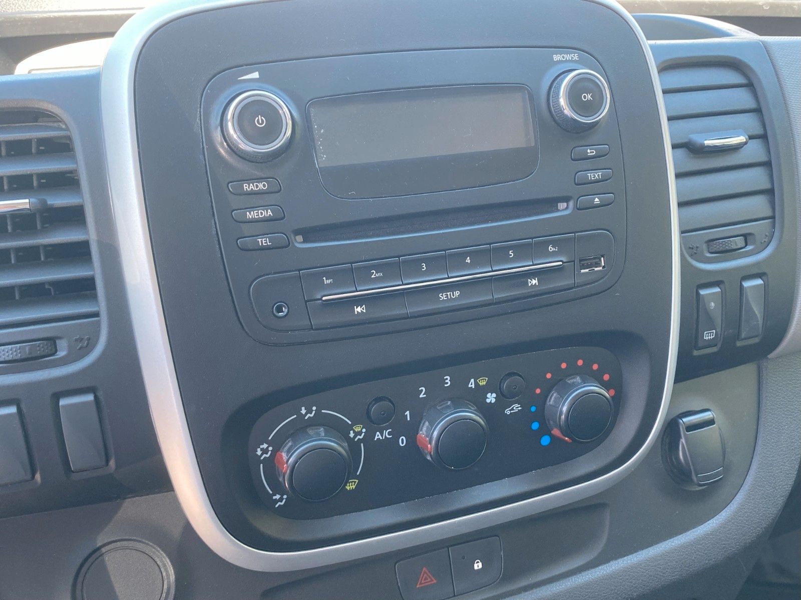 Fahrzeugabbildung Renault Renault Trafic 1,6 dci 120,1Hd,50591Km