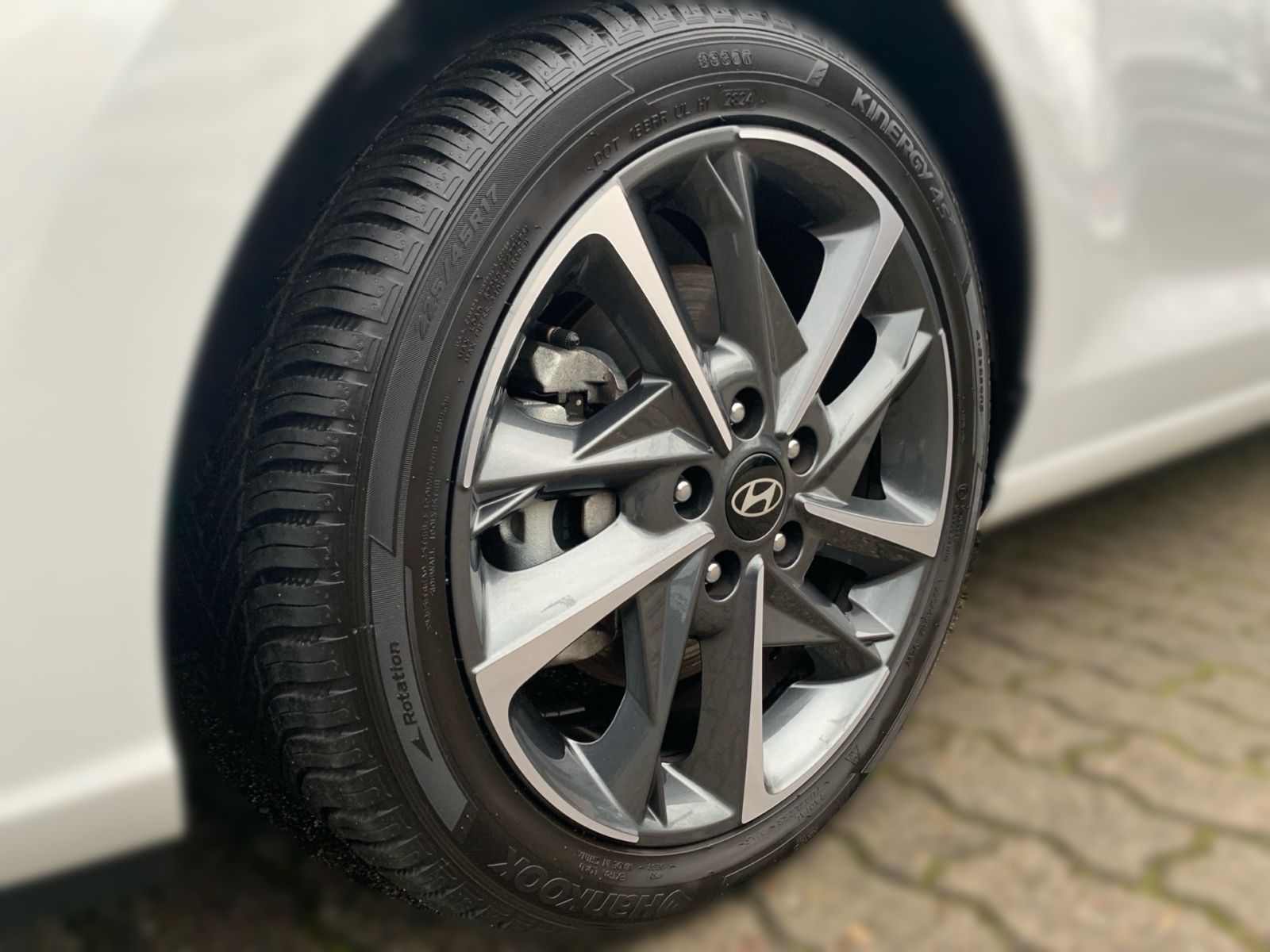 Fahrzeugabbildung Hyundai i30 Kombi 1.0 T-GDI 7-DCT Advantage LED Navi