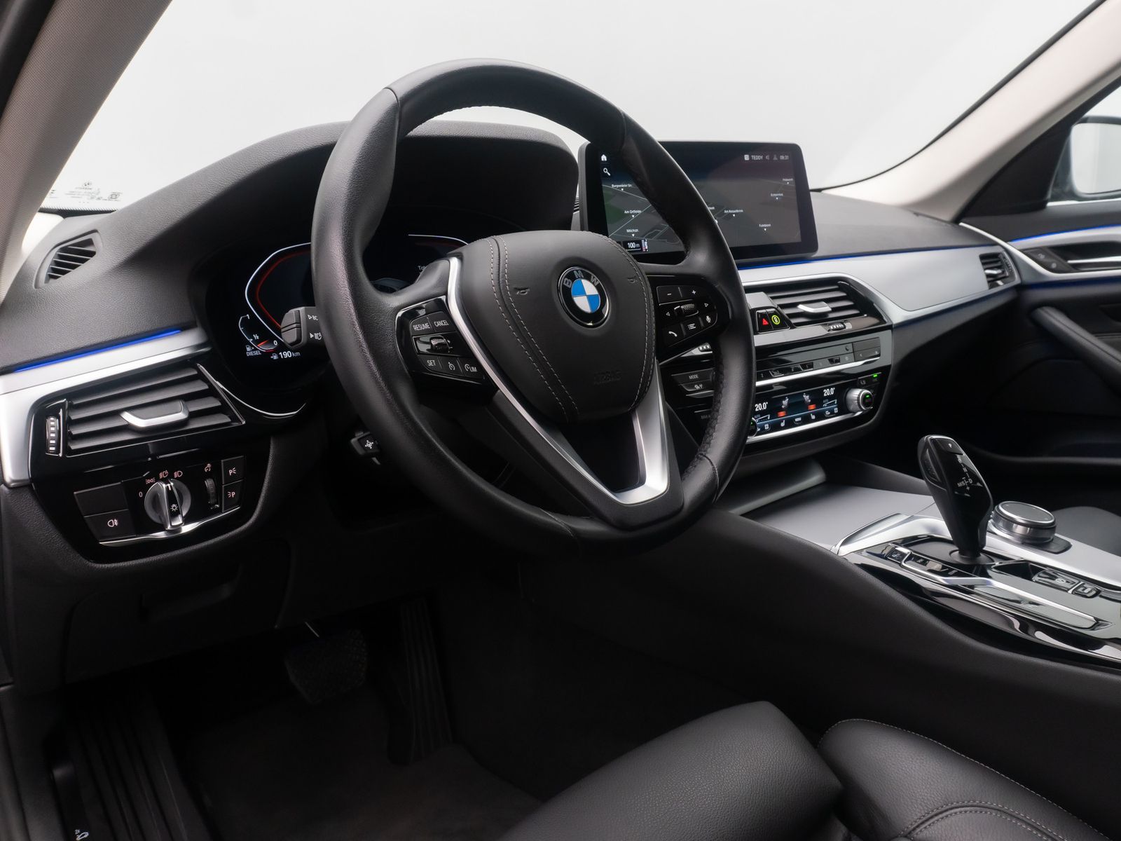 Fahrzeugabbildung BMW 520d Alarm DAB HUD Kamera 4xKlima Leder Komfort