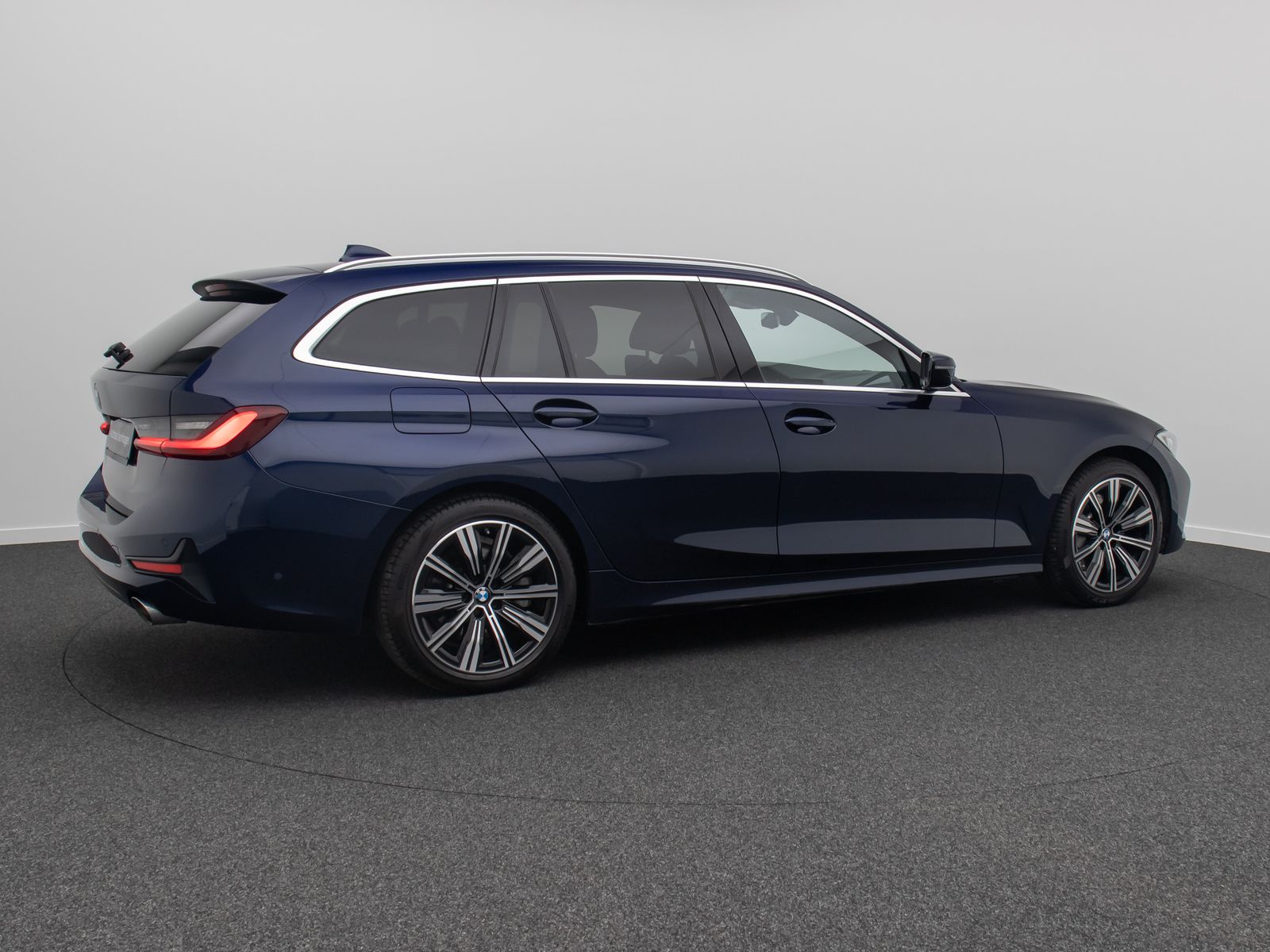 Fahrzeugabbildung BMW 330d xD SportLine DAB Laser DisKey HiFi Panorama