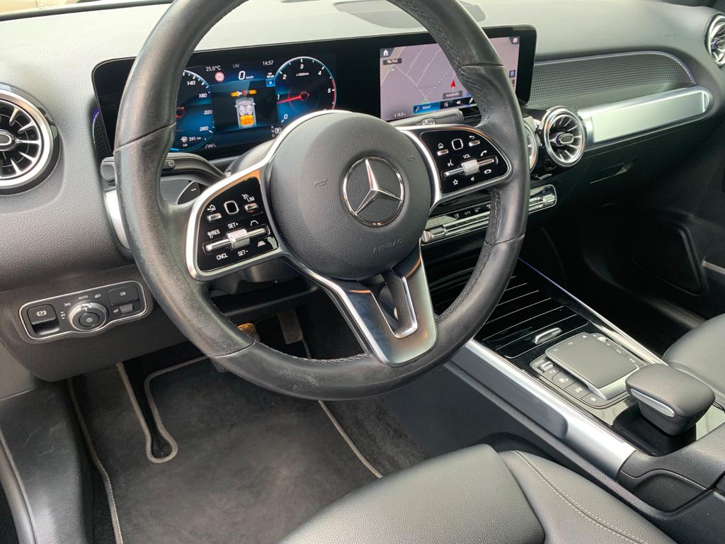 Mercedes-Benz GLB 220