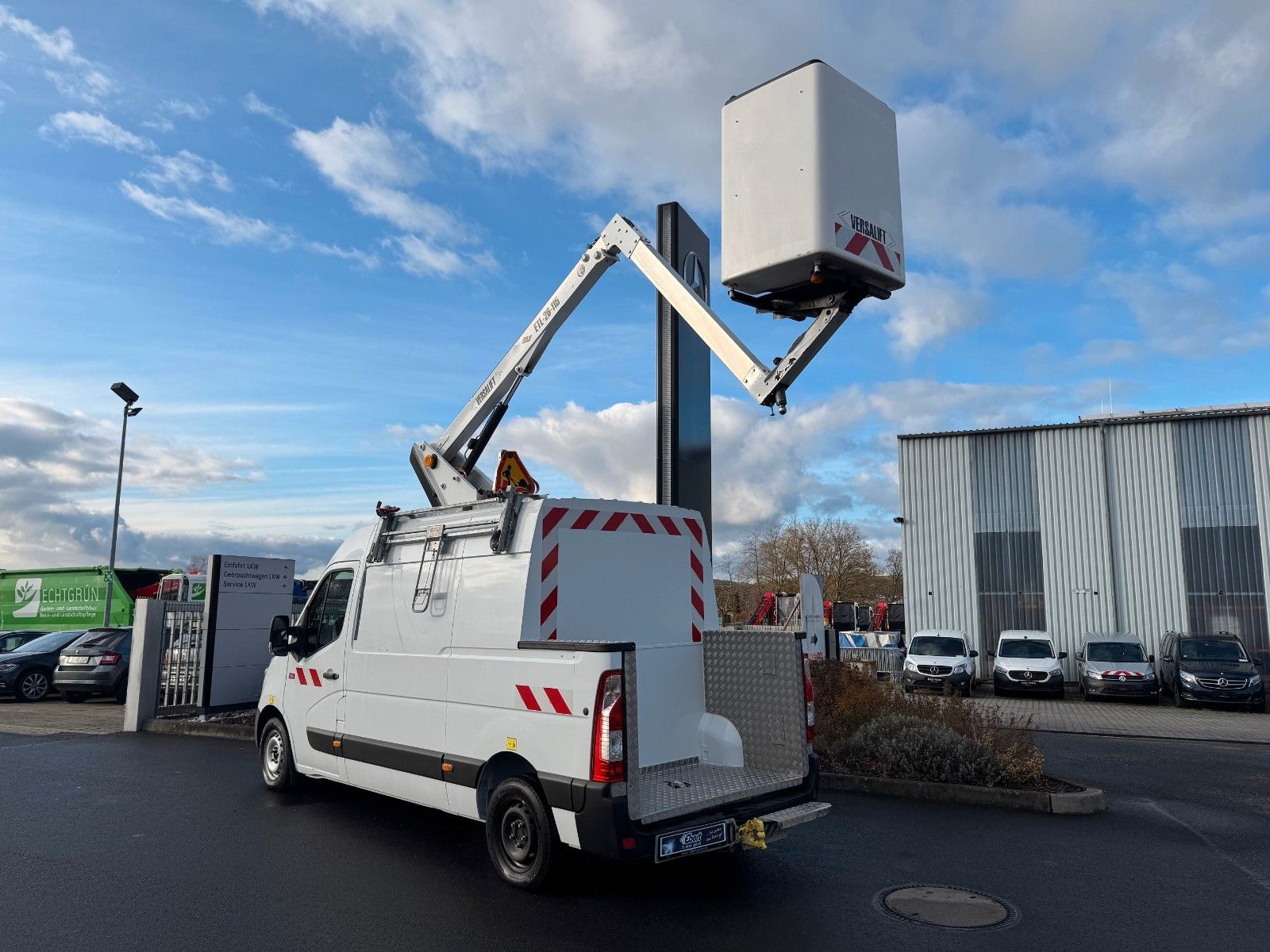 Fahrzeugabbildung Renault Master 2.3 dCi / VERSALIFT ETL-26, 11,3m