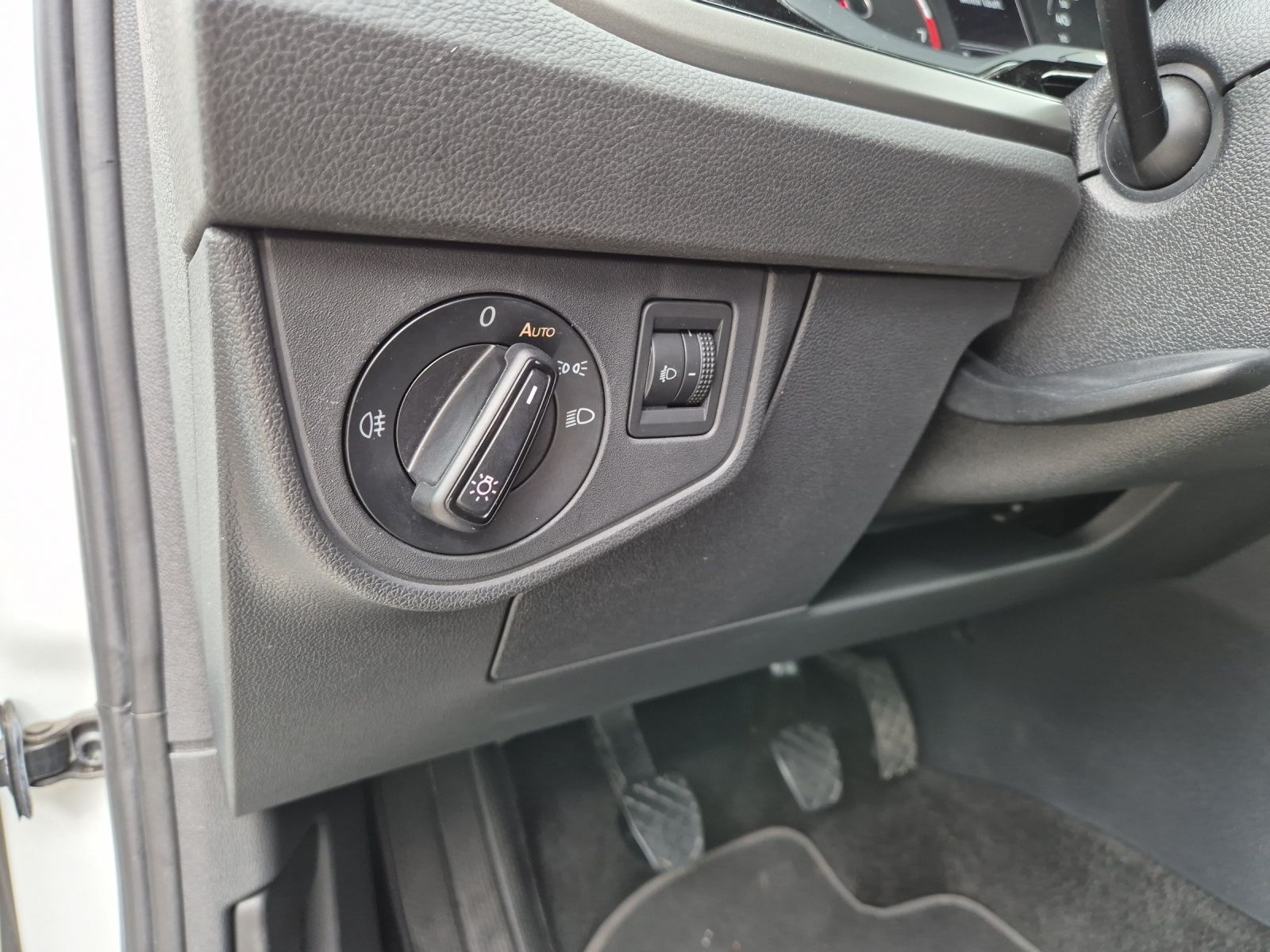 Fahrzeugabbildung Volkswagen Polo TSI Comfortline Klima DAB