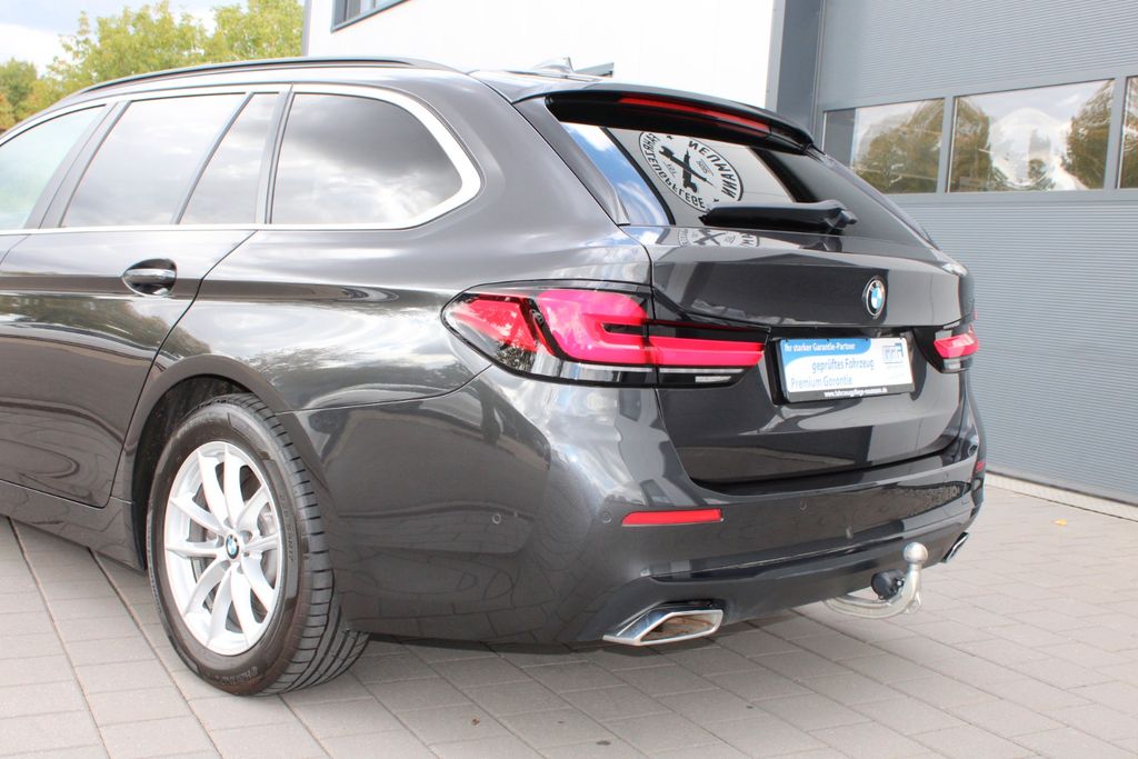 BMW 520d xDrive Touring AUT LED AHK NAVI LEDER LIVE