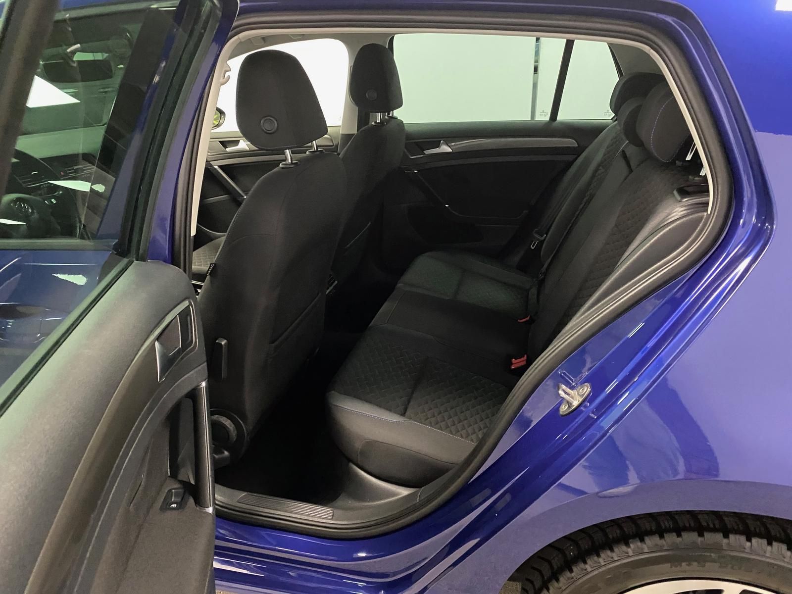 Fahrzeugabbildung Volkswagen Golf 1.0 TSI Join+ALLWETTER+KLIMA+SITZHEIZ+NAVI+