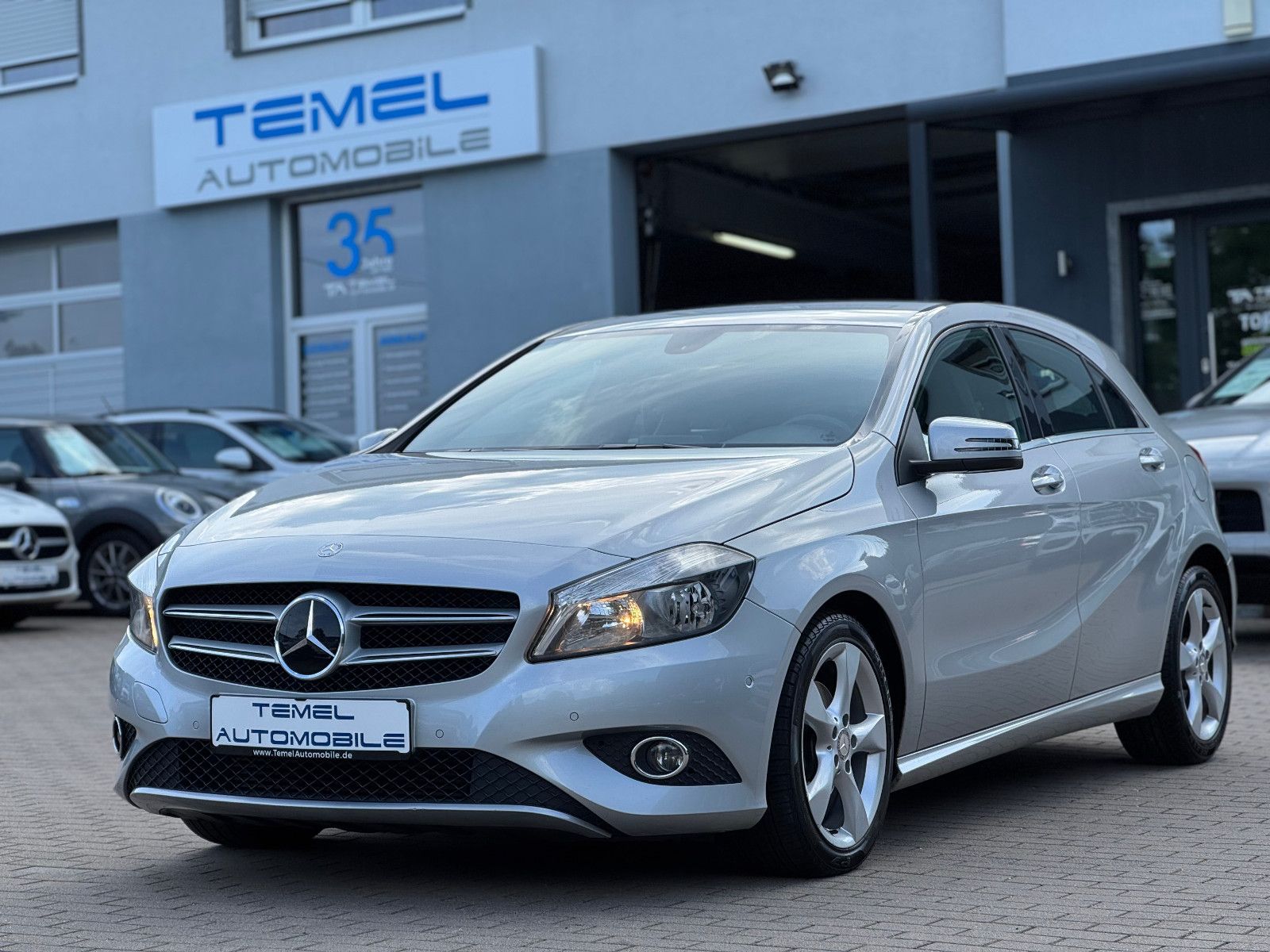 MERCEDES-BENZ A 180, 2012, Benzin, 122 PS