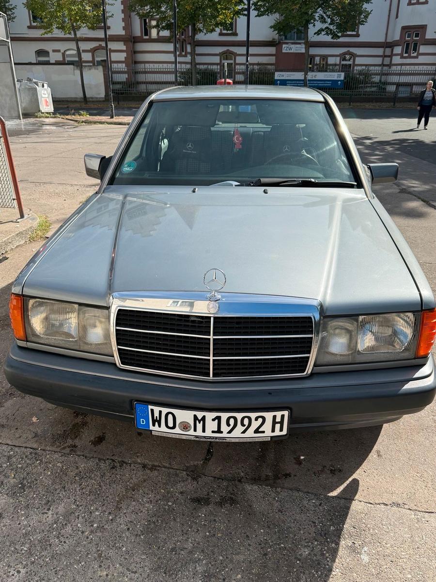 Mercedes-Benz 190